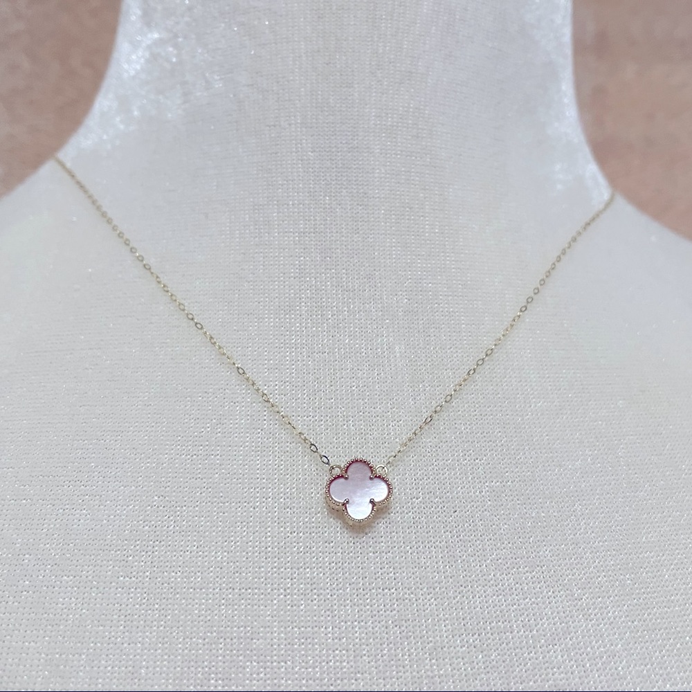 18k Gold Clover Necklace